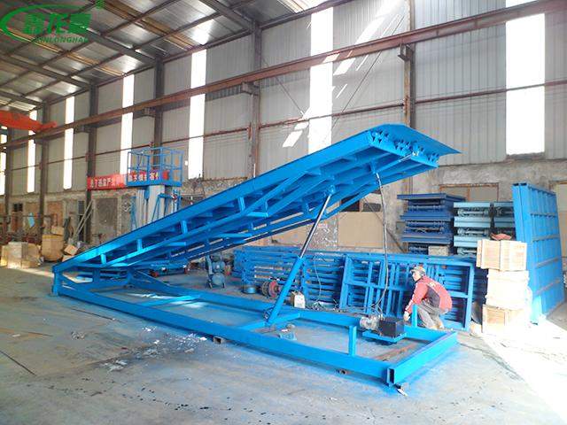 定做超長固定式登車橋 定做超長固定式登車橋