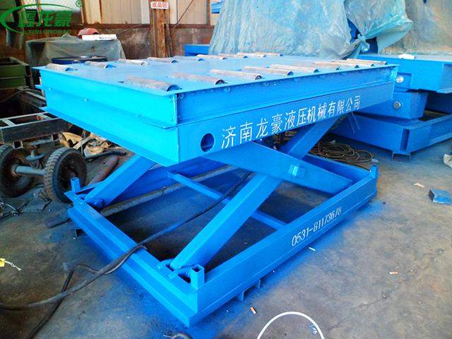 滾輪式升降機(jī) 滾輪式升降機(jī)