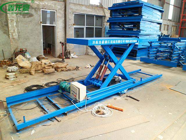 軌道式升降機(jī) 軌道式升降機(jī)