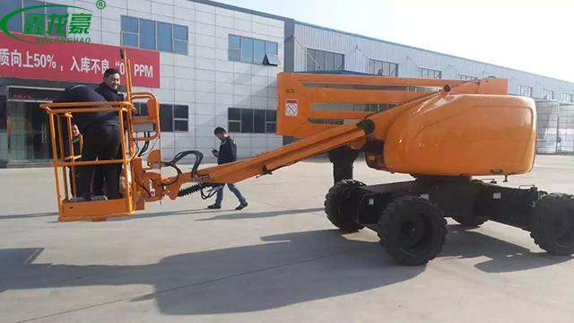 柴油機(jī)行走曲臂式升降機(jī) 柴油機(jī)行走曲臂式升降機(jī)