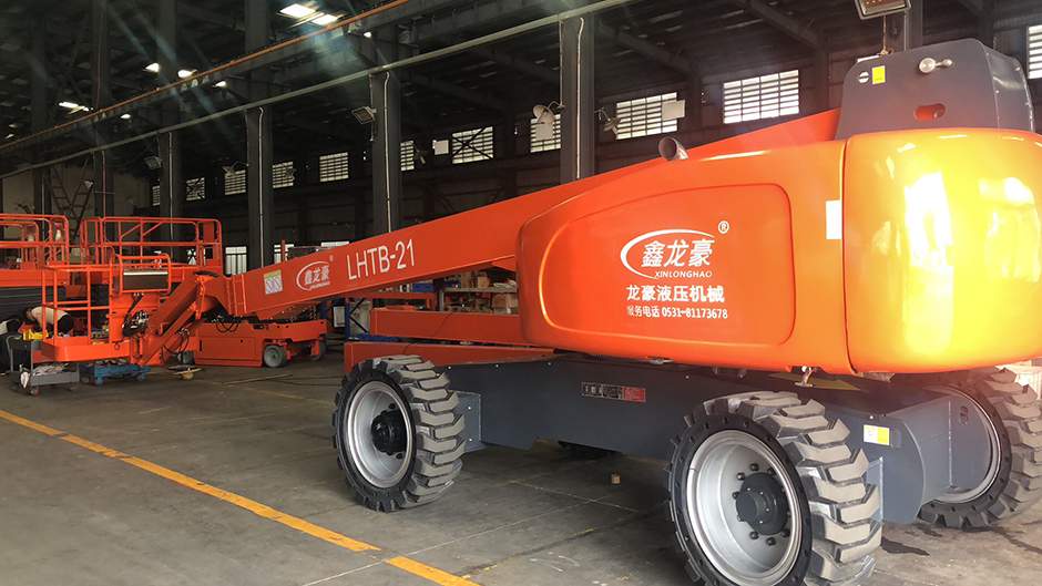 全自行柴油直臂升降機(jī) 全自行柴油直臂升降機(jī)