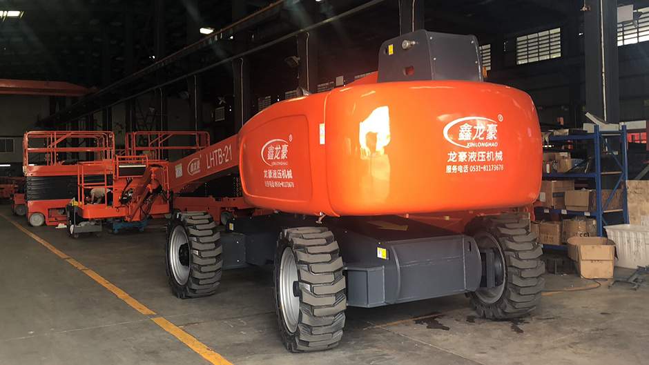 全自行柴油直臂升降平臺 全自行柴油直臂升降平臺