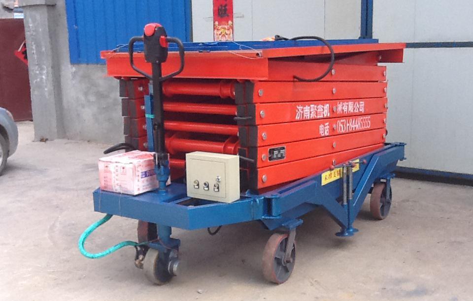 四輪移動式升降機(jī)  四輪移動式升降機(jī)