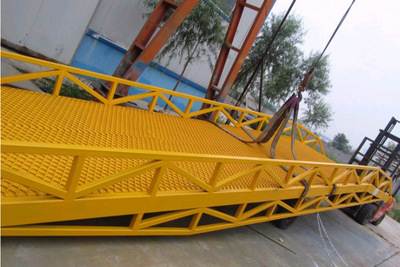 移動式液壓登車橋 移動式液壓登車橋