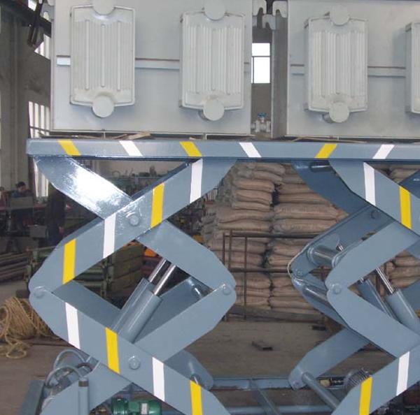 液壓升降平臺(tái)  液壓升降平臺(tái)